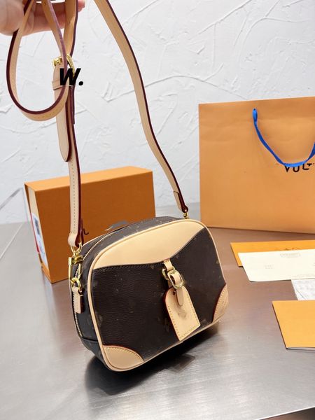 

new shoulder bag women's nurse camera bag crossbody delivery box size 20cm