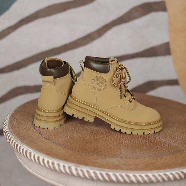 

women 2022 luxury designer sandals boots summer women's fashion leather sneakers 35-41 a121, Black