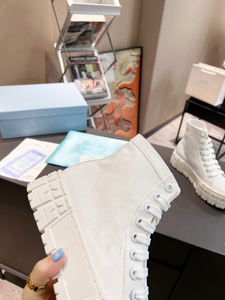 

2022 casual shoes trainers sneakers shoes luxury womens loafers cowhide buckle 100% leather black bottom lady platform s esks 0917