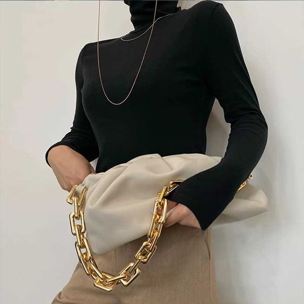 

bags bottegas women venetas designer handbags settle down with the new spring and summer 2022 thi clip cloud cowhide women's one should