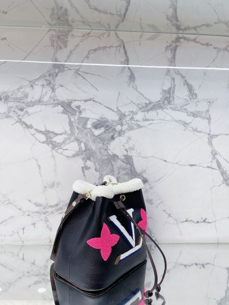 

tz ladies fashion casual designer luxury shoulder bag bucket bag lambwool autumn and winter messenger bags leather and wool material handbag