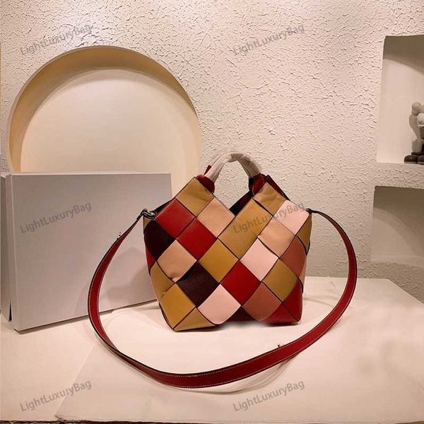 

shoulder bag designer leather wallet quality eye-catching temperament crossbody for women classic famous brand shopping purses 220303