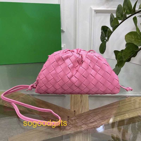 

pouch designer bag bottegas handbags women venetas clutch bags mesh red leather sheepskin woven cloud bag new simple versatile texture popul
