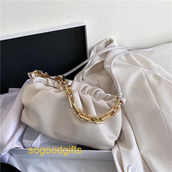 

pouch designer bag bottegas handbags women venetas clutch bags small thick chain armpit bag shoulder cloud bill of lading female 2022 online