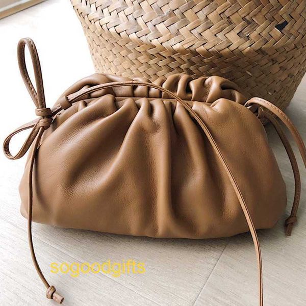 

designer bag bottegas pouch handbags women venetas clutch bags 2022 new am same cloud bag soft leather cowhide women's one shoulder mes