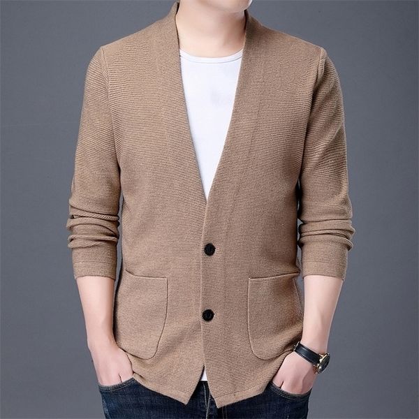 

mens sweaters autum brand fashion knitted v neck cardigan sweater men casual winter woolen men coats jacket man clothes 220929, White;black