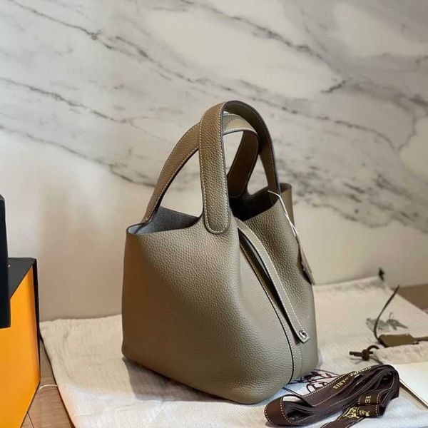 

leather original quality handbag hemees picotins designer bags lock bag bucket bag new fashion leather women's h basket portable mk75w