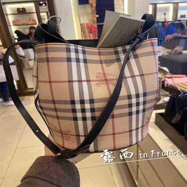 

burbrerys crossbody handbags bags burbrery onthego tote luxuries designers women bag purses totes designer woman handbag shoulder wallet par