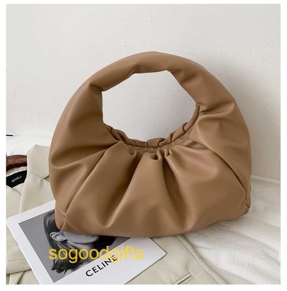 

pouch designer bag bottegas handbags women venetas clutch bags bag female 2022 new handbag versatile fashion armpit ox horn cloud wrinkle