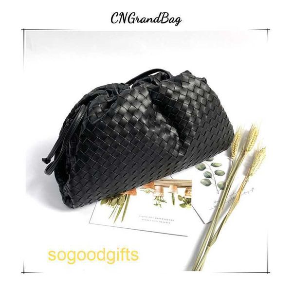 

pouch designer bag bottegas handbags women venetas clutch bags fashion trend leather woven pleated cloud bag women's net