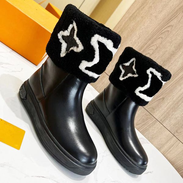 

2022 women designer luxury martin boots classic fashion solid color wool leather letters casual boots platform non-slip chunky heel ankle ro, Black