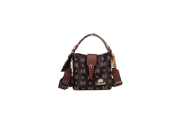 

new women's handbag shopping single shoulder bag classic multi-function messenger bags young girl lipstick storage bag, Red;black