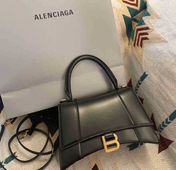 

balencalgass luxurys designer handbags same bag star 2022 fashion versatile b character family hourglass leather diagonal one shoulder