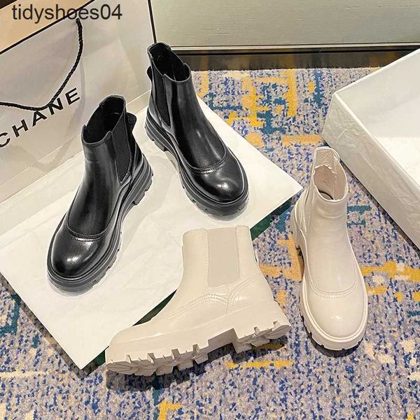 

mcqueens designer martin boots women's british style 2021 new autumn short leather chelsea boots thick soled motorcycle boots women, Black