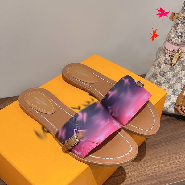 

2023 paris womens slippers beautiful scuffs shoes summer sandals beach slides slippers ladies flip flops loafers black navy embroidered with