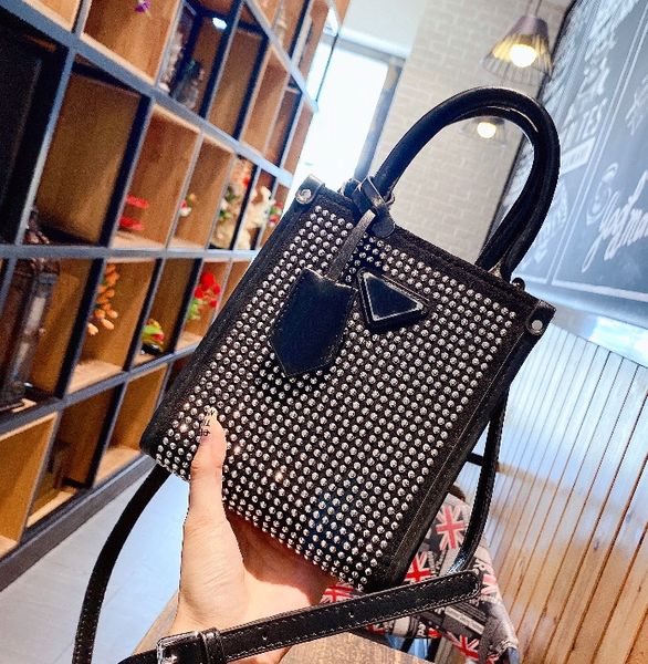 

diamond handbag bag shoulder bags for women chest pack fashion tote chains hobo lady presbyopic purse handbags wholesale diamonds