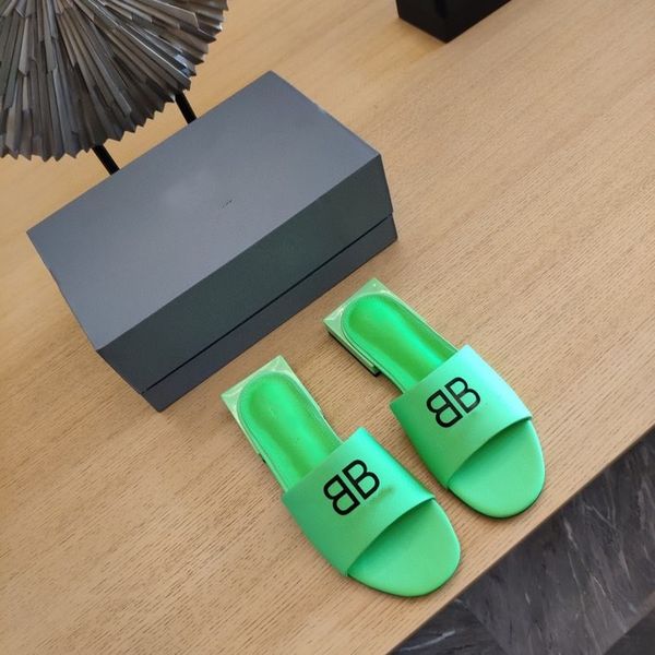

2022 designer women sandals summer luxury flat slippers fashion beach woman big head letters slipper, Black