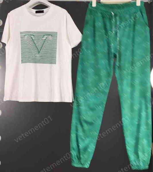 

womens two piece pants logo print t-shirt with lettering on chest and loose-fitting pants 2 piece sets luxury designer tracksuits 0912, White