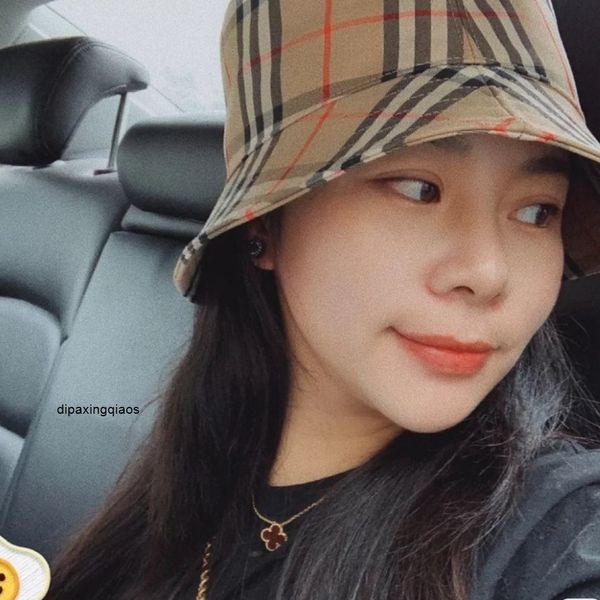 

designer burbrerys caps bs new bajia checkered fishermans lovers mens and womens british retro breathable soft travel sunscreen hat tide, Blue;gray