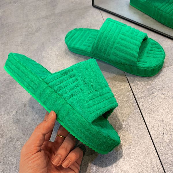 

2022 women new luxury one-word thick-soled warm furry women's shoes embossed cotton drag outdoor all-match casual slippers y220818, Black