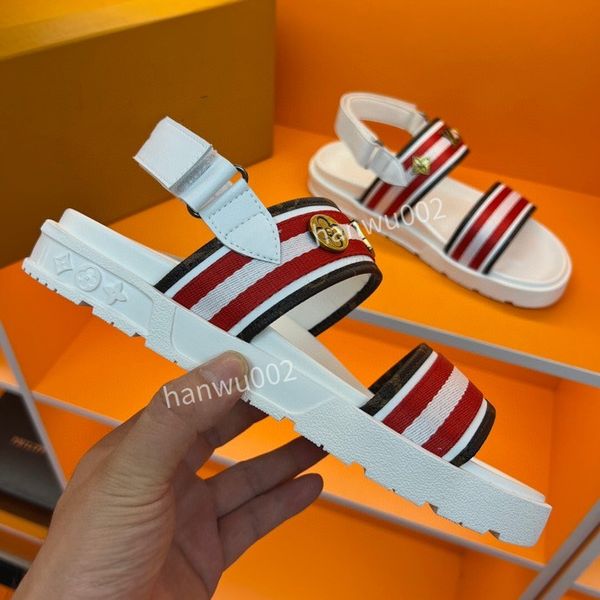 

2022 fashion designer flops simple youth slippers moccasin shoes suitable for spring summer and autumn ls beaches, Black