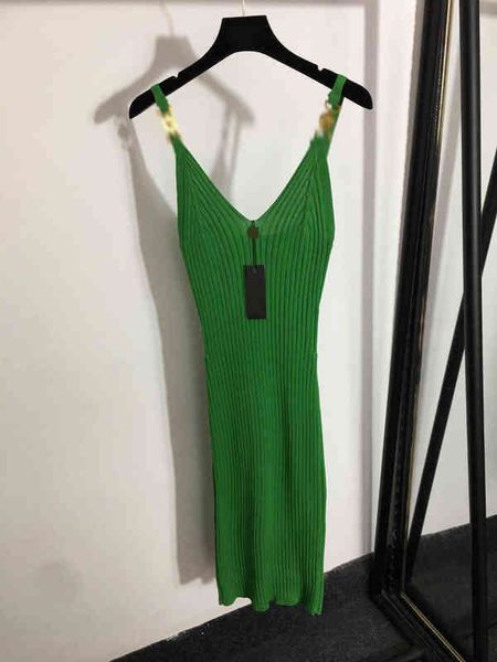 

2022 spring and summer new beauty portrait metal shoulder button pit stripe v-neck knitted suspender dress long skirt, Black;gray