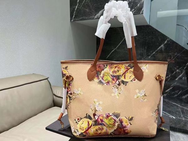

designer designed luxury shoulder bags and shopping bags.