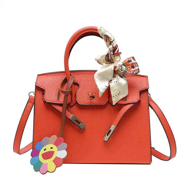 

bag female 2023 new litchi pattern portable bag temperament lock messenger purses