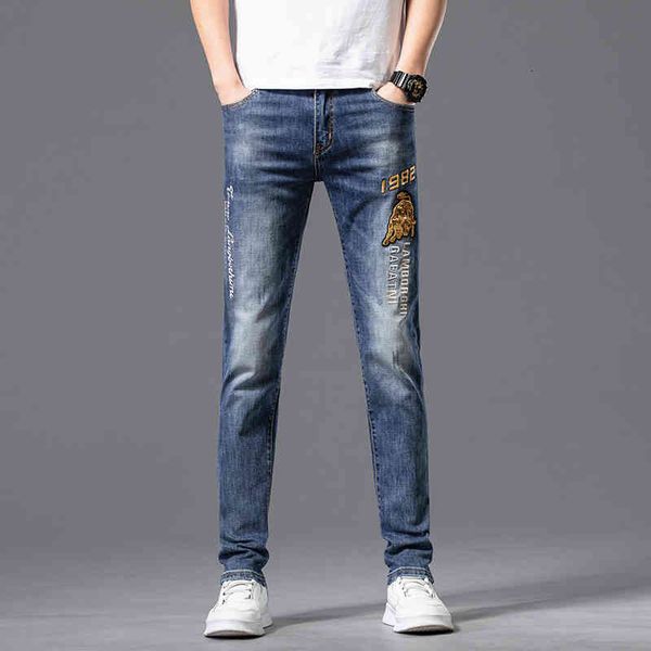 

men's jeans korean spring and autumn men's taurus embroidered jeans fashion brand embroidery trend slim fit small feet versatile 2, Blue