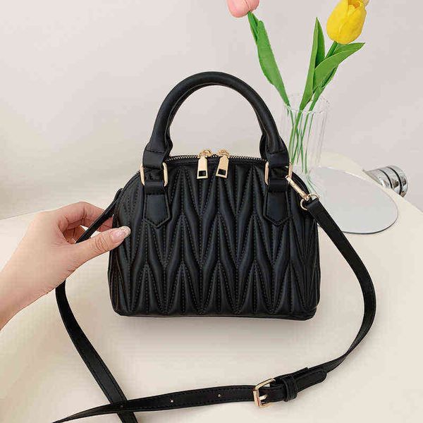 

purses bag women's bag 2022 new hand versatile one shoulder messenger shell hand handbags