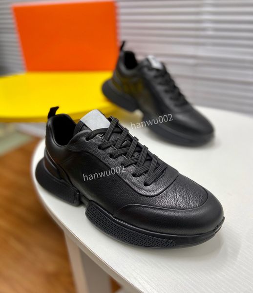 

2022 buckle leather small white shoes men's early spring new round head lace up sports and leisure board size38-44 hx210306, Black