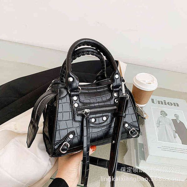 

women's bag 2023 summer new hand street trend motorcycle leisure easy to take one shoulder messenger bag purses
