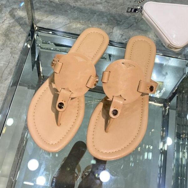 

2022 designer sandals for women ladies hollowed out pattern flats low heels slippers fashion luxe tories slides rubber summer flip flops out, Black