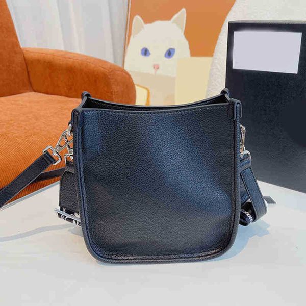 

women bags zhouzhoubao123 luxurys designers totes bags vintage pra womens tote shopping purse leather backpack classic square trend cross bo