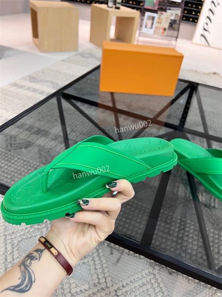 

2022 men luxury designer sandals slippers leather summer flat slipper fashion beach head rainbow letters, Black