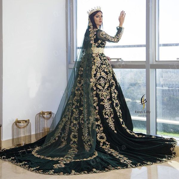 

middle east arabic dubai muslim wedding dresses with long sleeve 2023 hunter green gold lace applique kaftan caftan bridal gown, White