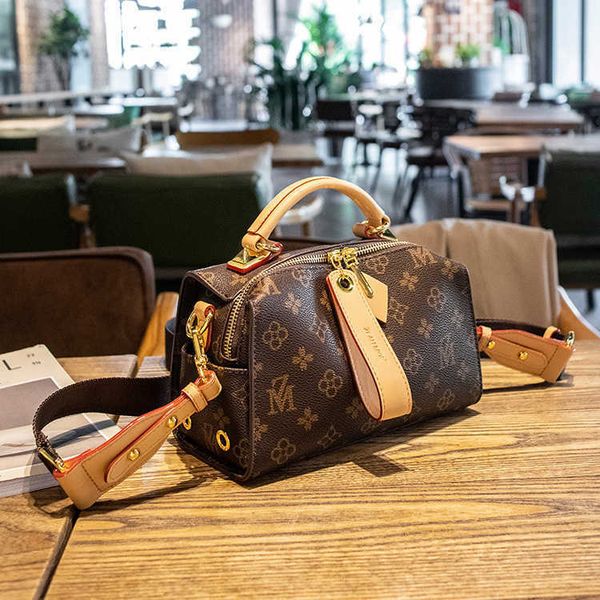 

2022 lvs purses designer chain shoulder handbags women trend hand bags small black pu leather crossbody bag for women 4w5w