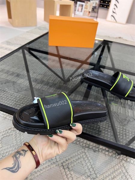 

2022 slippers mens slider slides sandals rubber and fur designer flat sole slipper embossing logo sliders, Black