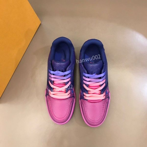 

2022 boots luxury designer shoes casual sneakers breathable mesh stitching metal elements, Black