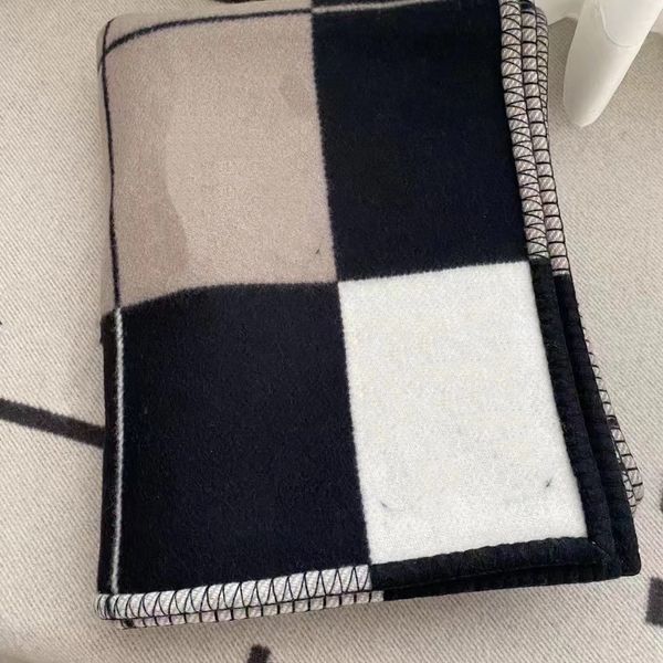 

hengao quailty black blanket and cushions 135 70cm 50 50cm have filling