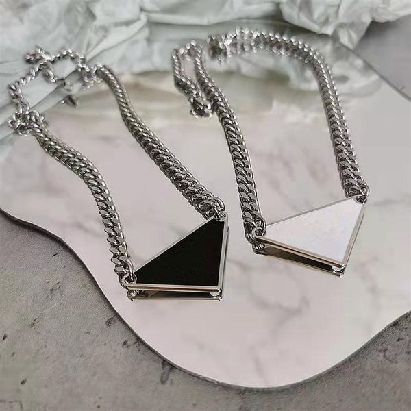 

2021 womens mens luxury designer necklace chain fashion jewelry black and white triangle pendant design party silver hip hop punk 320d