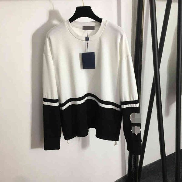 

triangle decoration t-shirts pants shortsitalian style designer sports letters pants, White