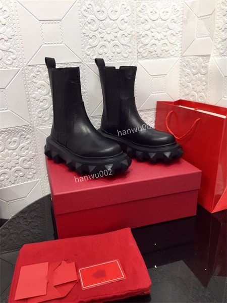 

2022 classic design boots women's casual shoes black white sneakers luxury designer flat lace up walking shoes