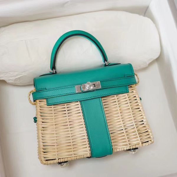 

2022 fall new small fresh craft bag straw bucket tote shoulder fashion luxury exclusive women's artwork elegant work slings famous desi