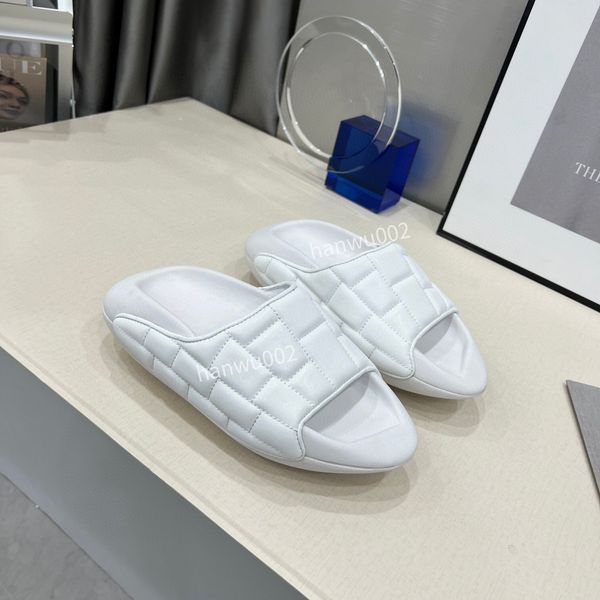 

2022 luxurys designers shoes latest fashion ladies outdoor casual slippers women outdoor luxury brand vacation beach sandals, Black