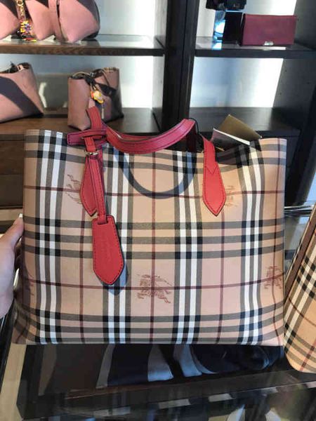 

burbrerys crossbody handbags bags burbrery onthego tote luxuries designers women bag purses totes designer woman handbag shoulder wallet par