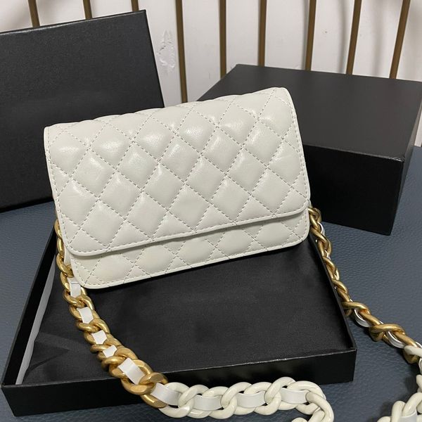 

women's brand designers shoulder bags 2023 textured sheepskin gold chain strap envelope fashion multi-functional cross-body bag factory