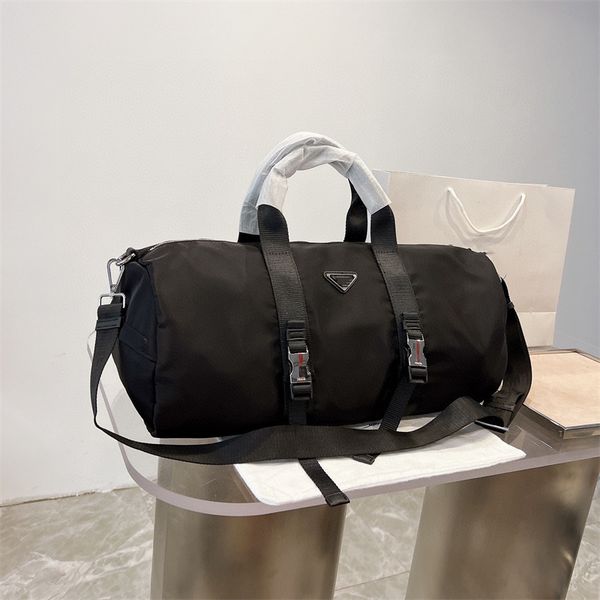 

designer luggages mens retro travel bag shoulder bag womens luxurious handbags re-nylon classic duffel bags fashion messenger 5a-high qualit