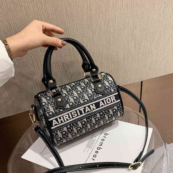 

58% off outlet online wholesale fashion texture pillow bag women's fashion handbag one shoulder messenger bag korean version