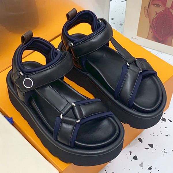 

pool pillow flatform comfort sandals a key detail of this design is its 4cm flat sole with an extremely light micro complemented by ergonomi, Black